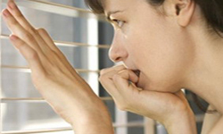 Mujer Vigilando Miedo Frente Constelacion Cerebral Frontal