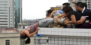 Mujer Suicidandose Tirandose Vacio Constelacion Territorial Histerica Suicida