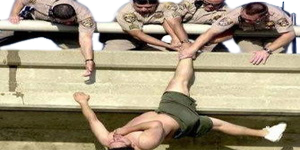 Hombre Suicidandose Tirandose Vacio Constelacion Territorial Histerica Suicida