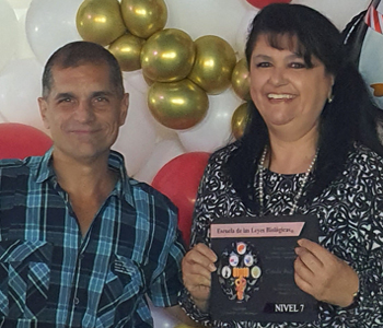 Claudia Ruiz Rodriguez Entrega Reconocimiento Academico Nivel 7 Escuela 5 Leyes Biologicas