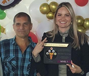 Silvia Sulu Cruz Arriaga Entrega Reconocimiento Academico Nivel 7 Escuela 5 Leyes Biologicas