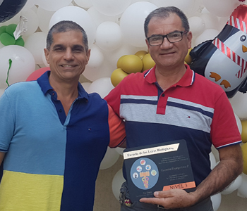 Valentin Evangelista Pulido Entrega Reconocimiento Academico Nivel 3 Escuela 5 Leyes Biologicas