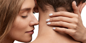Mujer Oliendo Olfateando Olor Aroma Hombre