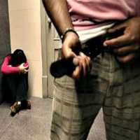 Violacion Abuso Sexual Hombre Mujer Adolorida